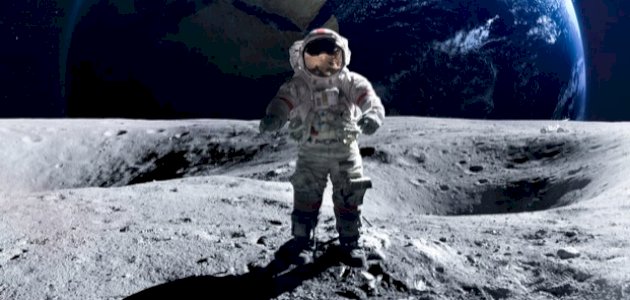 صورة للمشي على القمر لأول مرة 